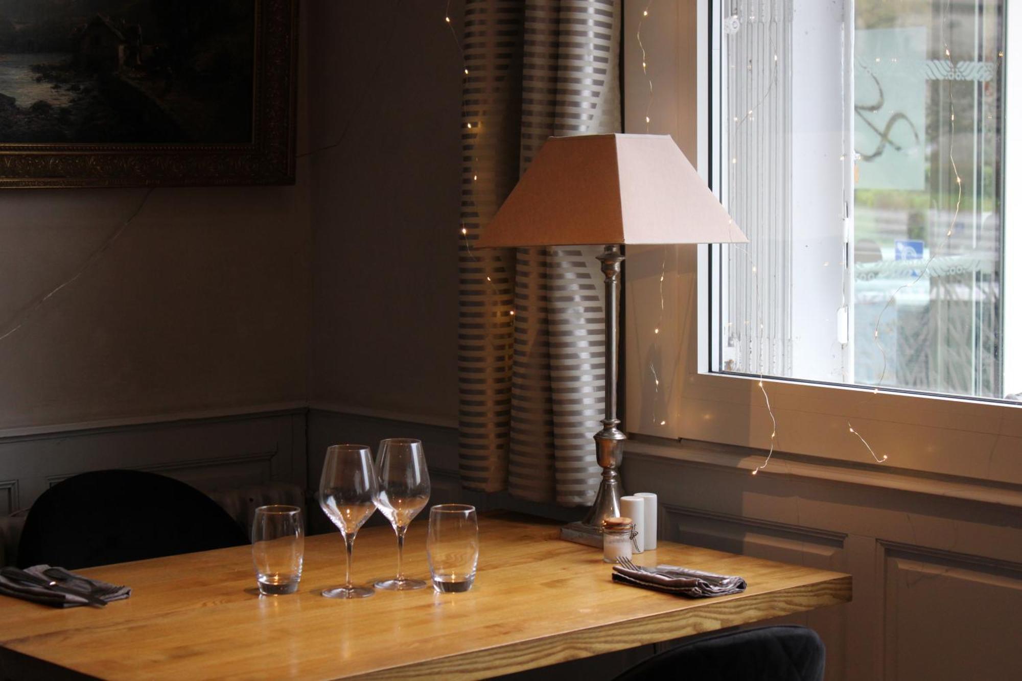 Logis Hotel L'Ayguelade Bielle Екстериор снимка