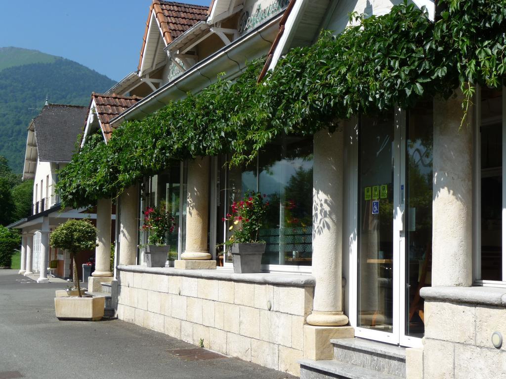 Logis Hotel L'Ayguelade Bielle Екстериор снимка