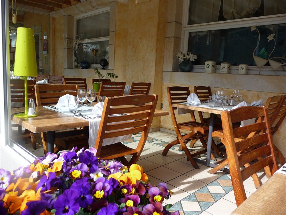 Logis Hotel L'Ayguelade Bielle Екстериор снимка