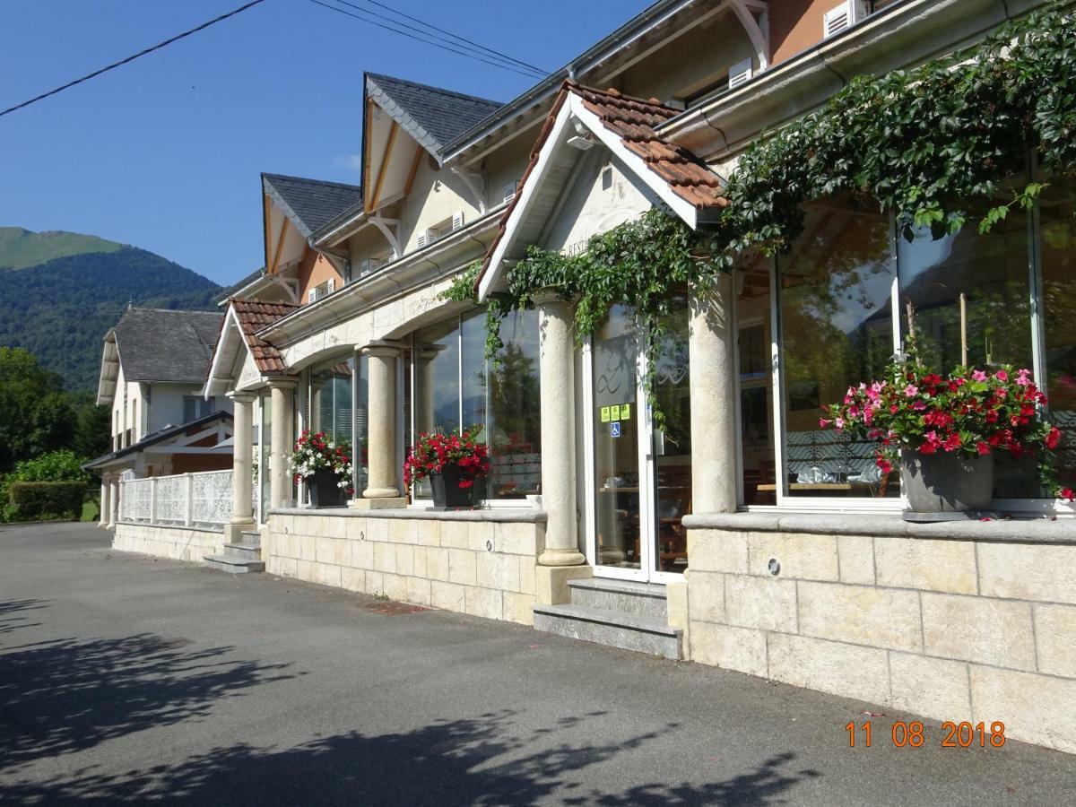 Logis Hotel L'Ayguelade Bielle Екстериор снимка