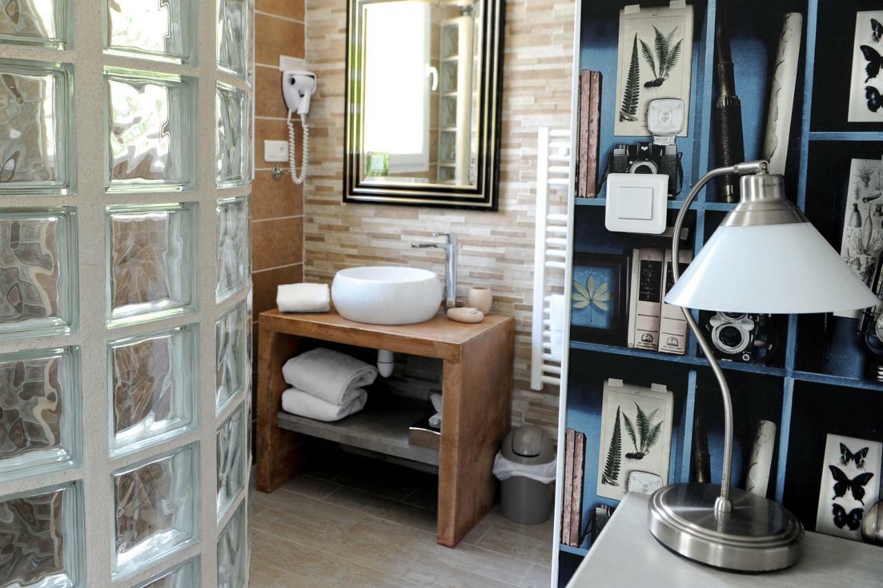 Logis Hotel L'Ayguelade Bielle Екстериор снимка