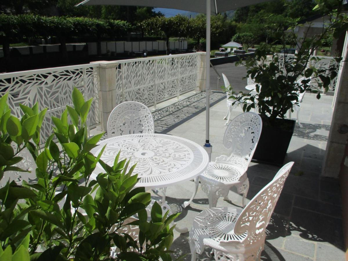 Logis Hotel L'Ayguelade Bielle Екстериор снимка